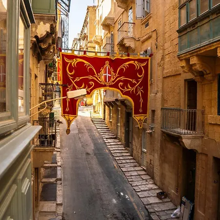 A Stylish In Malta's Capital *