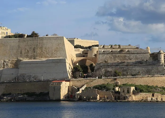 Apartment A Stylish In Malta's Capital *
