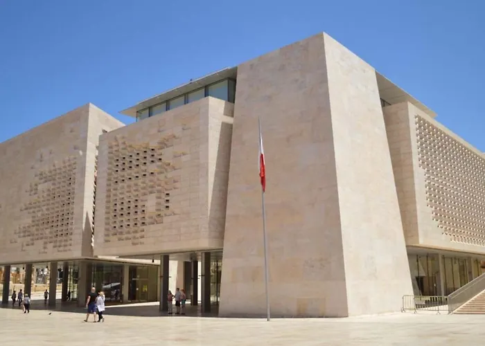 A Stylish In Malta's Capital Apartment Valletta